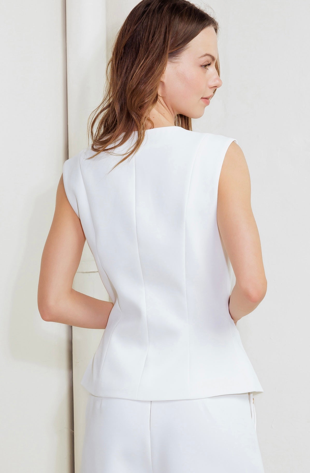 Carlota Vest