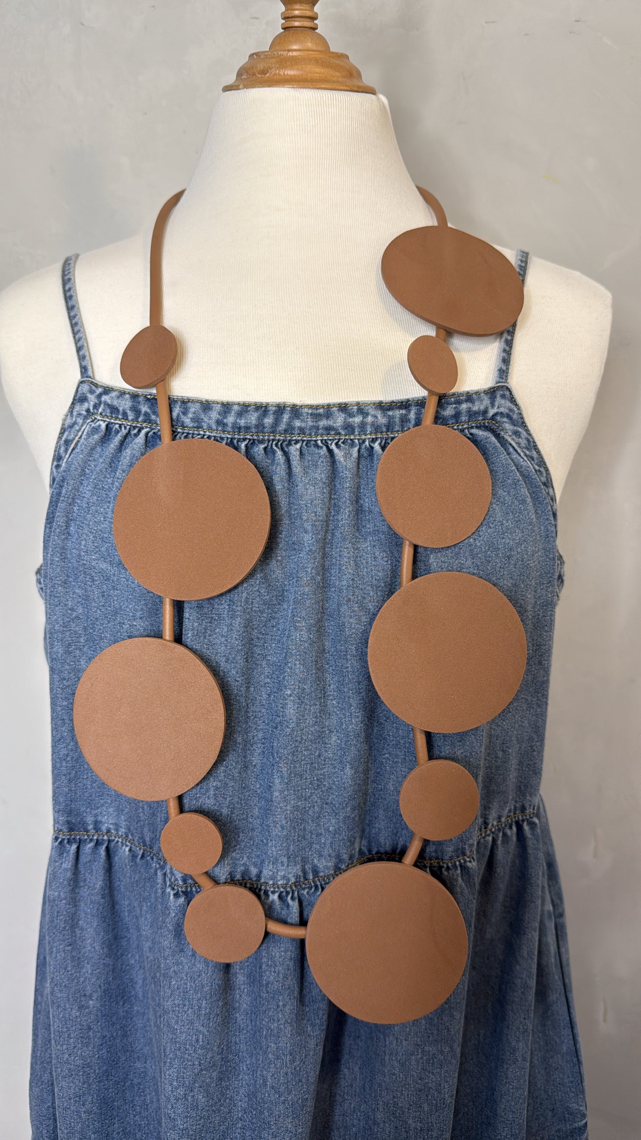 Single Layer Circle Necklace