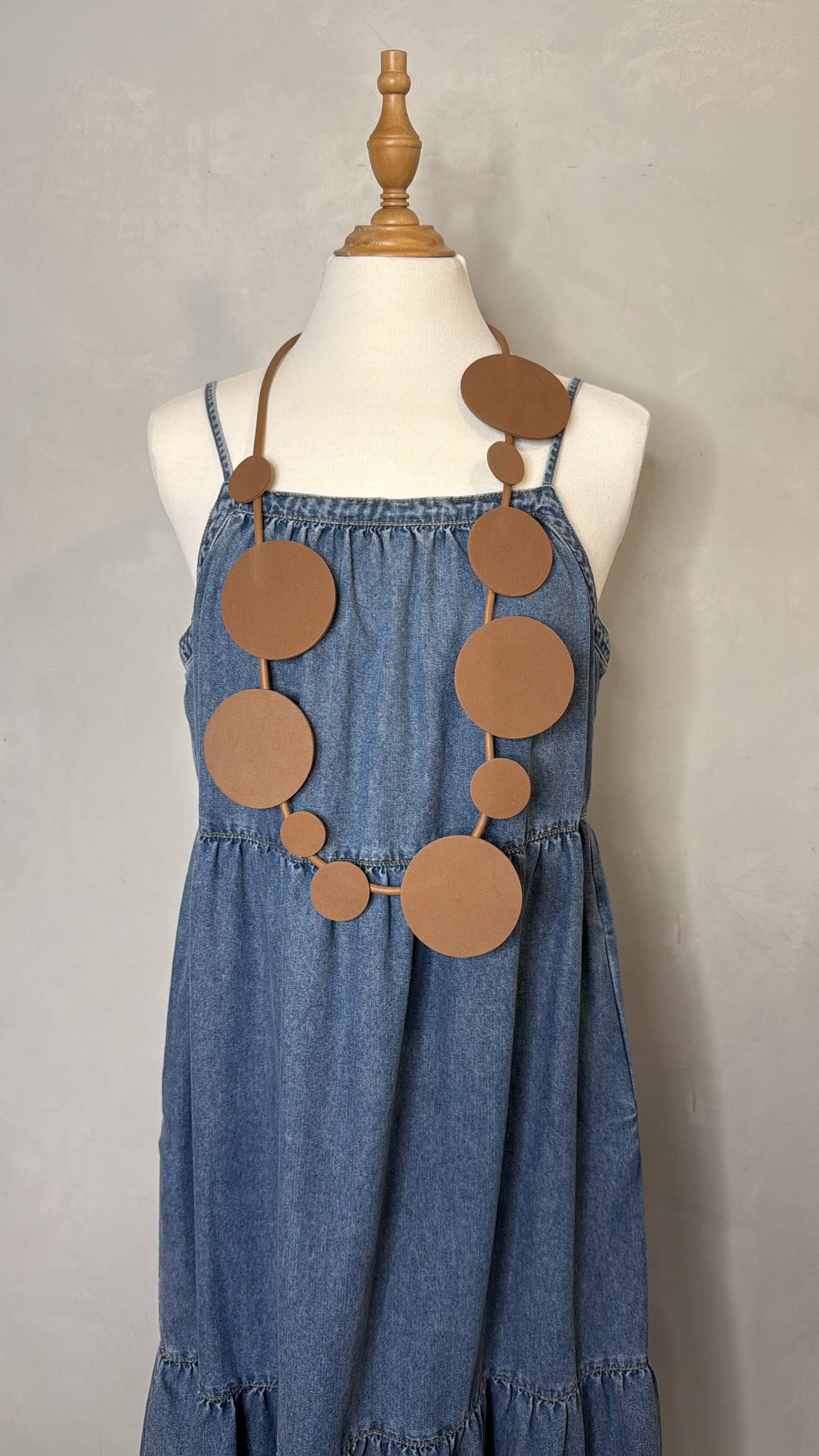 Single Layer Circle Necklace